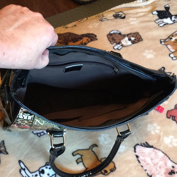 Amazing, unique vintage patent handbag/tote ๐ from the 1980โs! - Picture 11 of 16